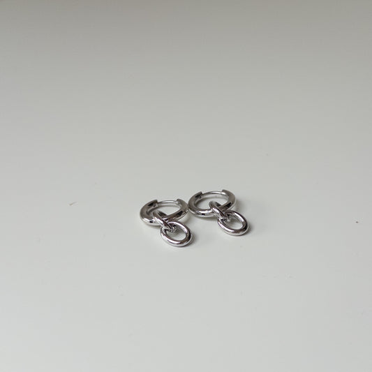 Řetízkové náušnice, nerezová ocel, voděodolné, lze nosit i jako kroužky
Alt text (English): Chain earrings, stainless steel, waterproof, can also be worn as hoops